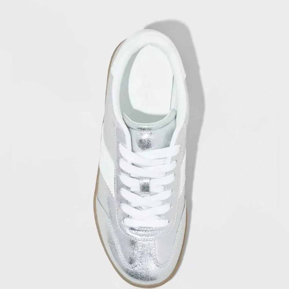 Universal Thread - Women's Spencer Fashion Sneakers Silver Size 6